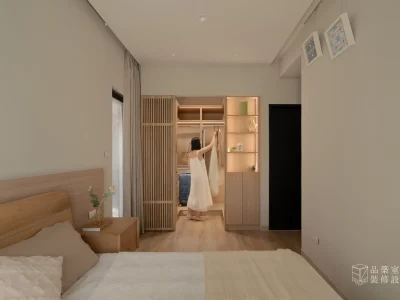 主臥更衣室